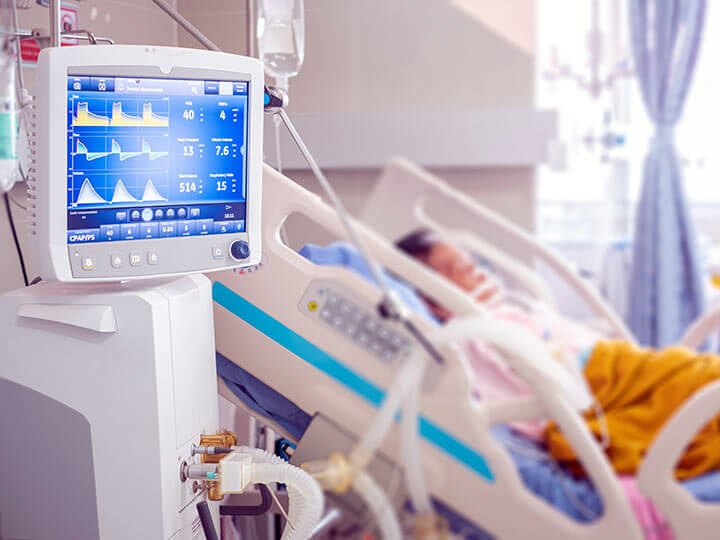 Ventilator monitor given oxygen to patient by intubation tube in emergency room